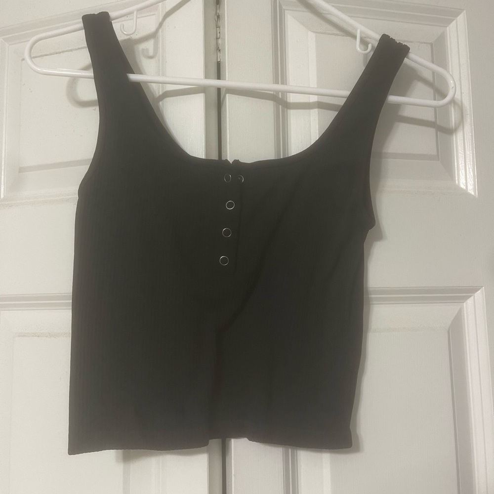Aeropostal Seamless Tank Top; size S; cropped; black; 4 buttons